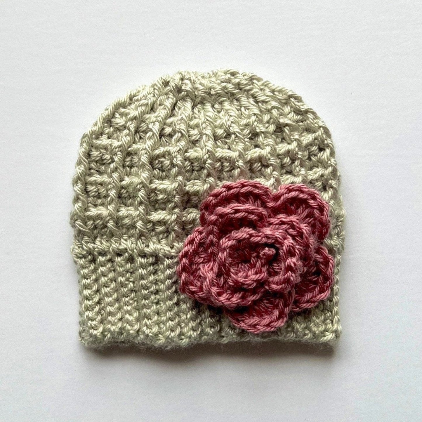 Handmade crochet hat for a baby girl, silver/light gray hat with pink crochet flower, hat for toddler girl, different sizes available - Lilly Grace Sparkle Boutique