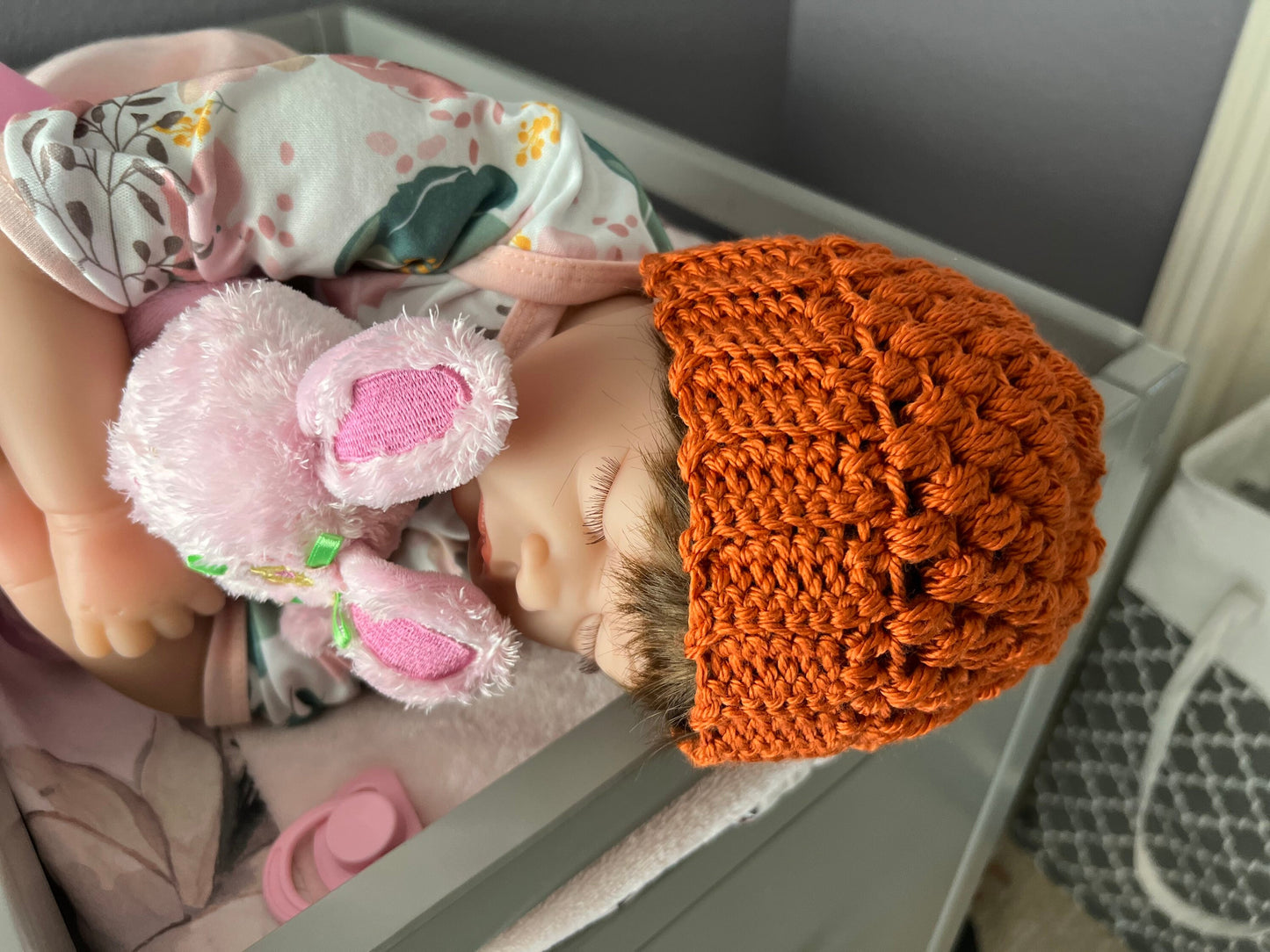 Baby hat in pumpkin spice color, handmade crochet hat, winter hat for baby, winer hat toddler, fall beanie hat, various sizes available