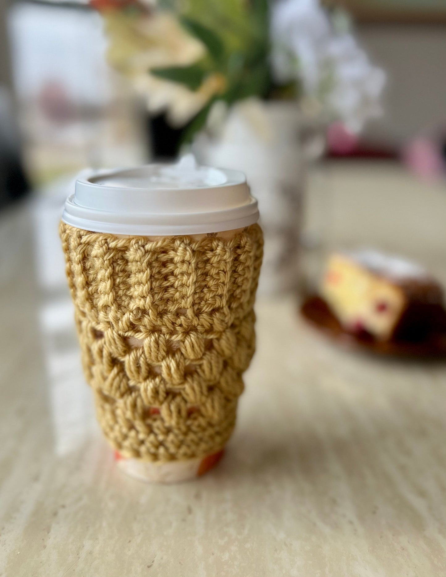 Reusable cup sleeve- Golden caramel crochet coffee cozy- drink cozy - cup cozy- coffee cup sleeve- mom gift- mother’s day gift- gift for mom