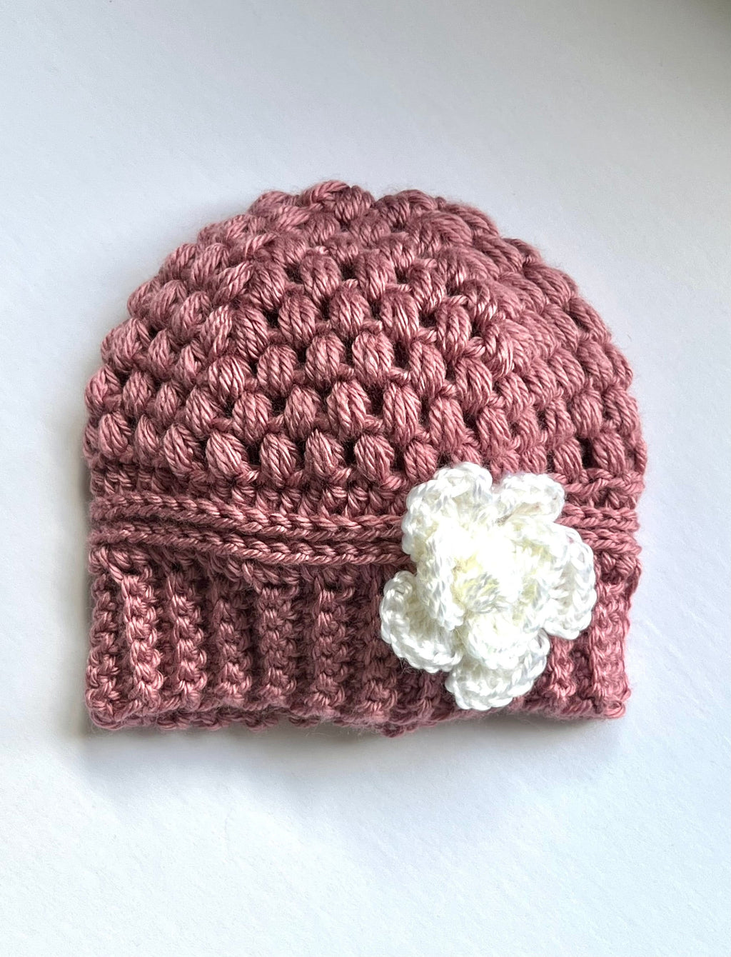 Crochet hat for baby girl- pink with white flower