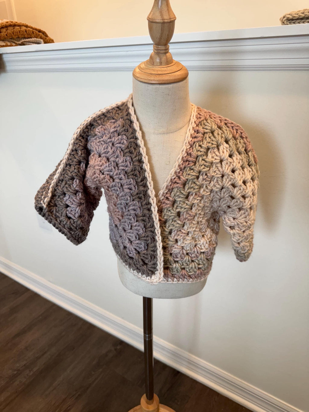 Crochet Toddler Cardigan Hexagon Pattern Granny Stitch Design Vintage Style Knitwear Handmade Girl Sweater Beige Pink Purple Color Combination Size 2 3T Spring Layering Piece Matching Headband Set Cute Baby Accessories Stylish Outfit