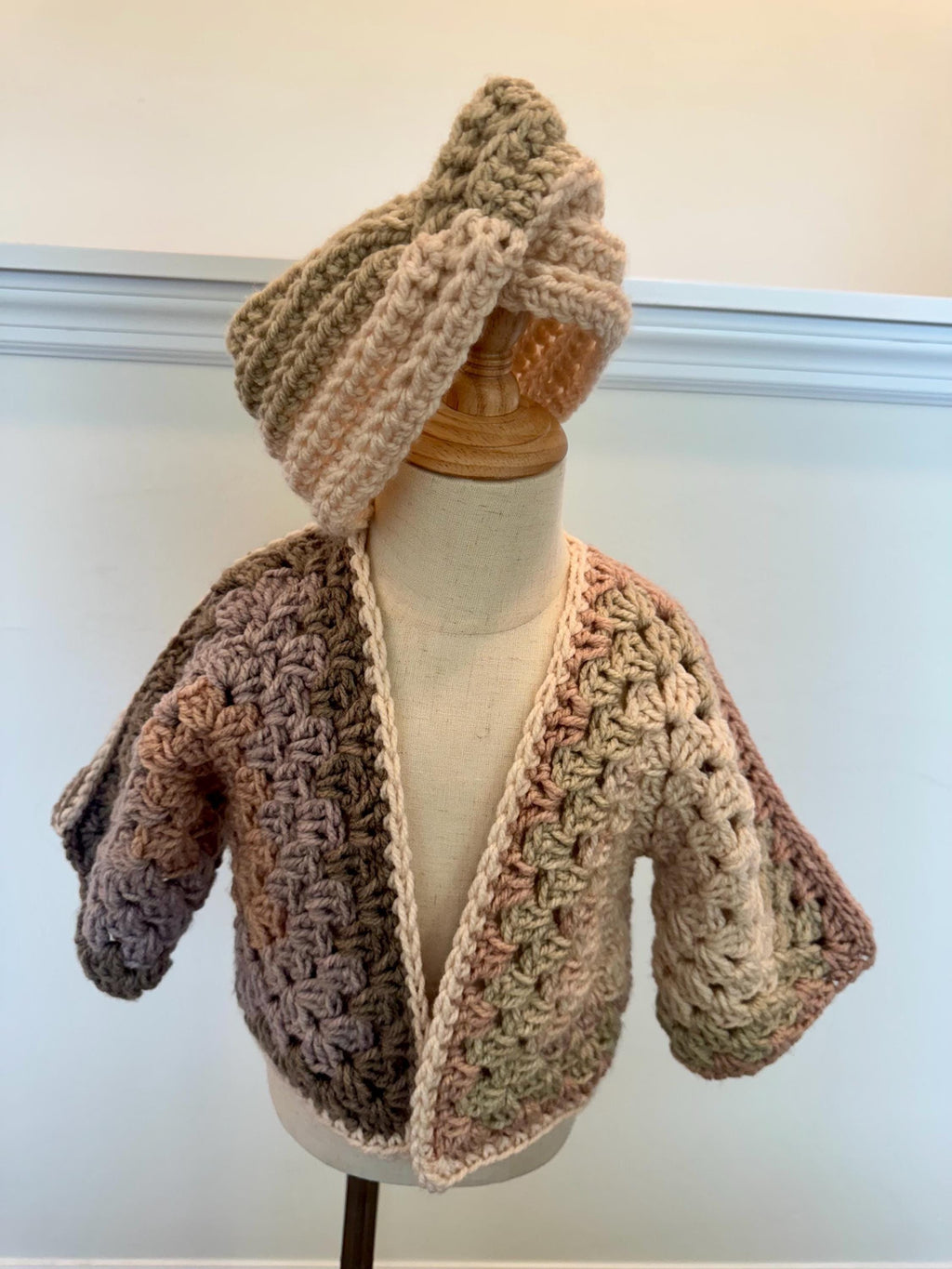 Stylish Toddler Ensemble Crochet Cardigan Headband Combination Handmade Girl Outfit Hexagon Pattern Detail Vintage Knitwear Style Beige Pink Purple Color Scheme Size 2 3T Spring Fashion Piece Granny Stitch Technique Cute Baby Accessory