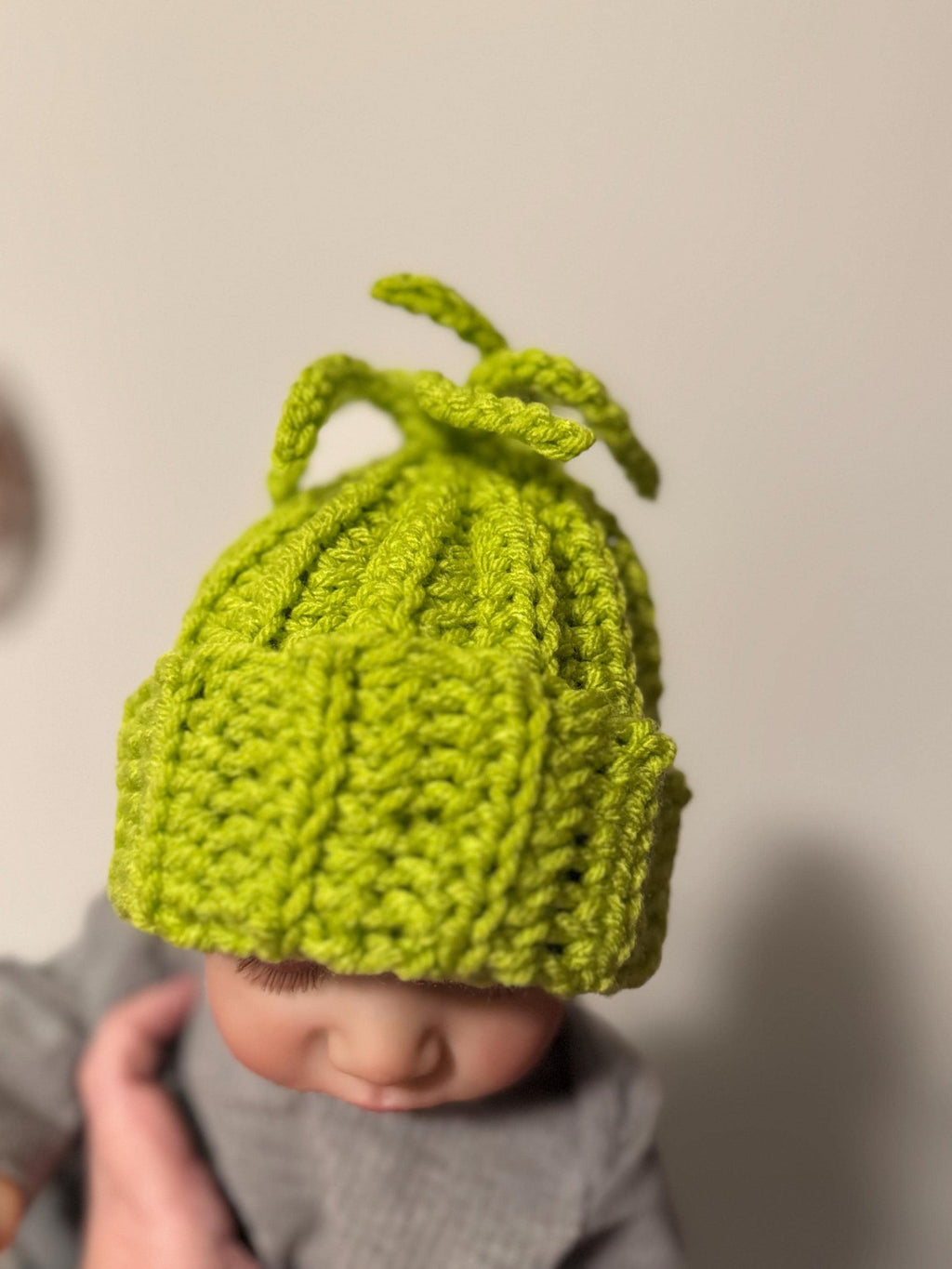 Christmas Themed Beanie Hat Slime Green Cute Little Green Guy Hat Christmas baby photo prop Christmas baby gift