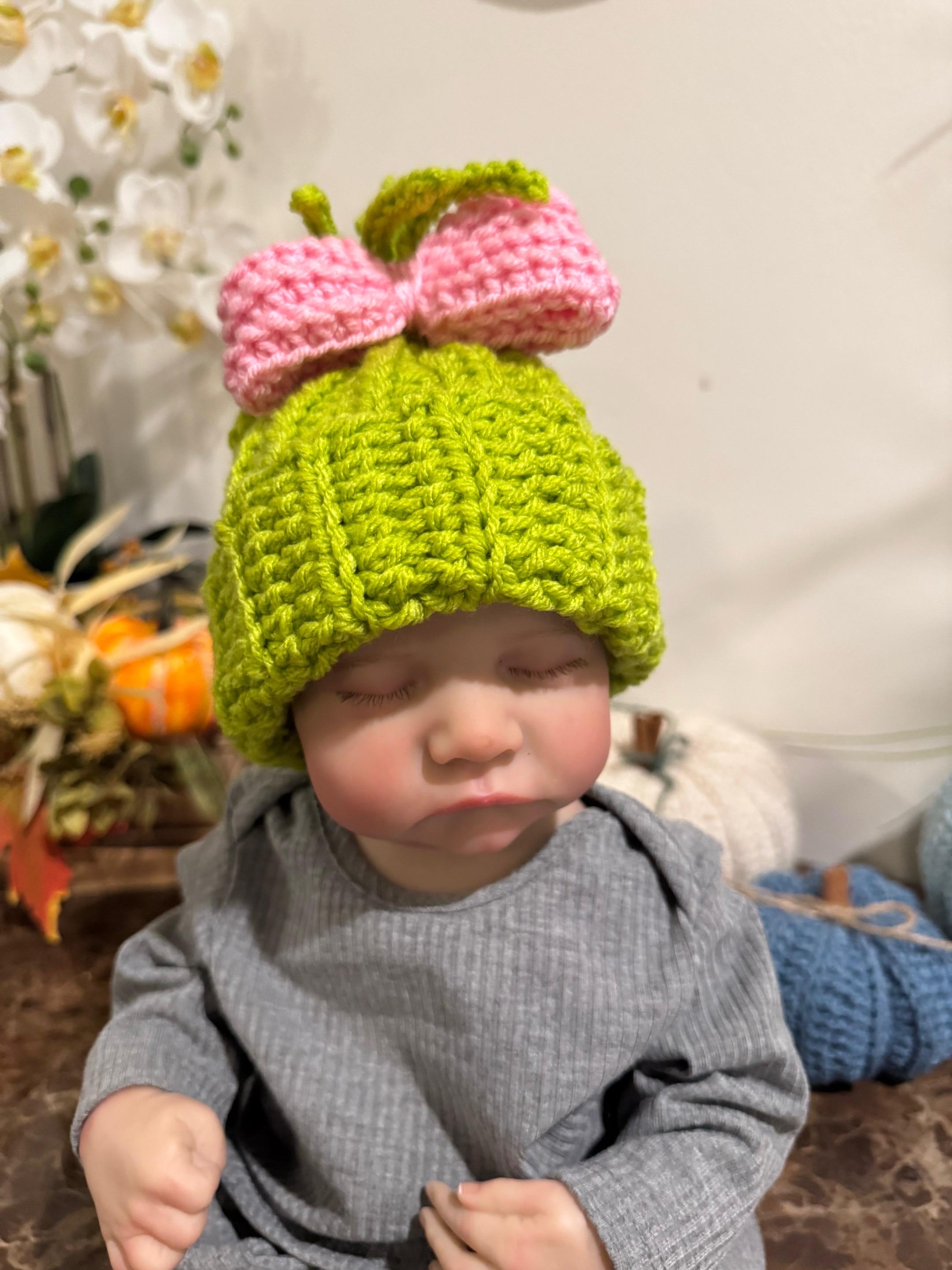 Christmas Themed Beanie Hat Slime Green Cute Little Green Guy Hat Christmas baby photo prop Christmas baby gift