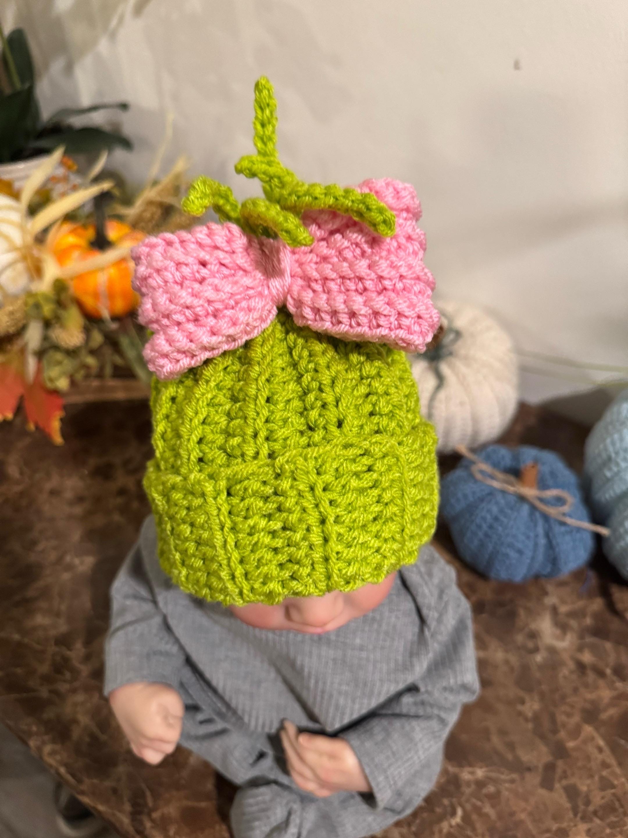 Christmas Themed Beanie Hat Slime Green Cute Little Green Guy Hat Christmas baby photo prop Christmas baby gift