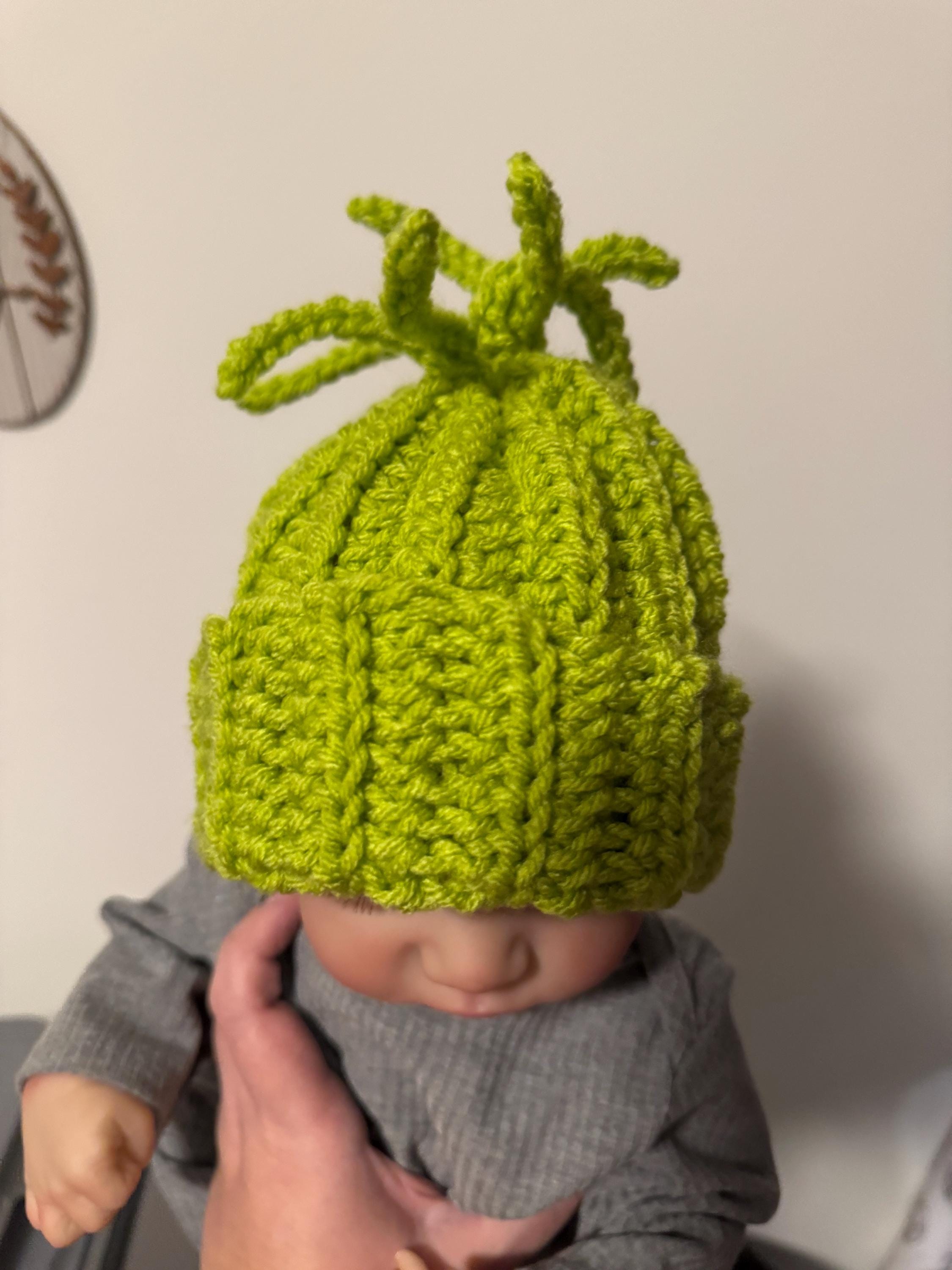 Christmas Themed Beanie Hat Slime Green Cute Little Green Guy Hat Christmas baby photo prop Christmas baby gift