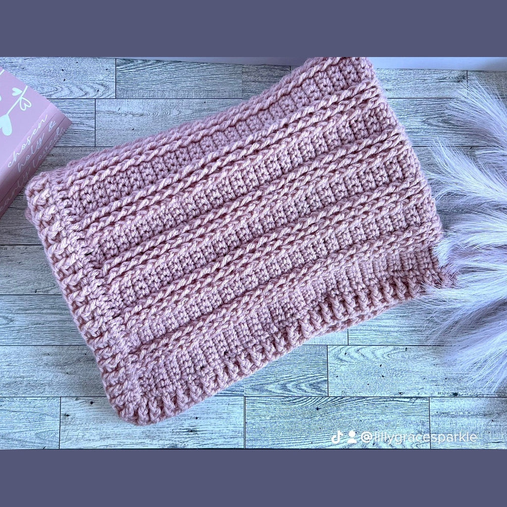 Handmade crochet blanket for baby girl, pink - Lilly Grace Sparkle Boutique