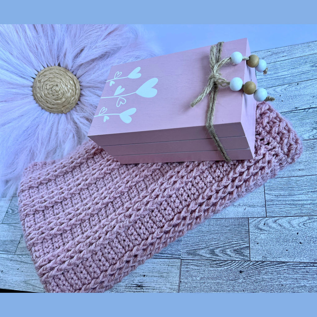 Handmade crochet blanket for baby girl, pink - Lilly Grace Sparkle Boutique